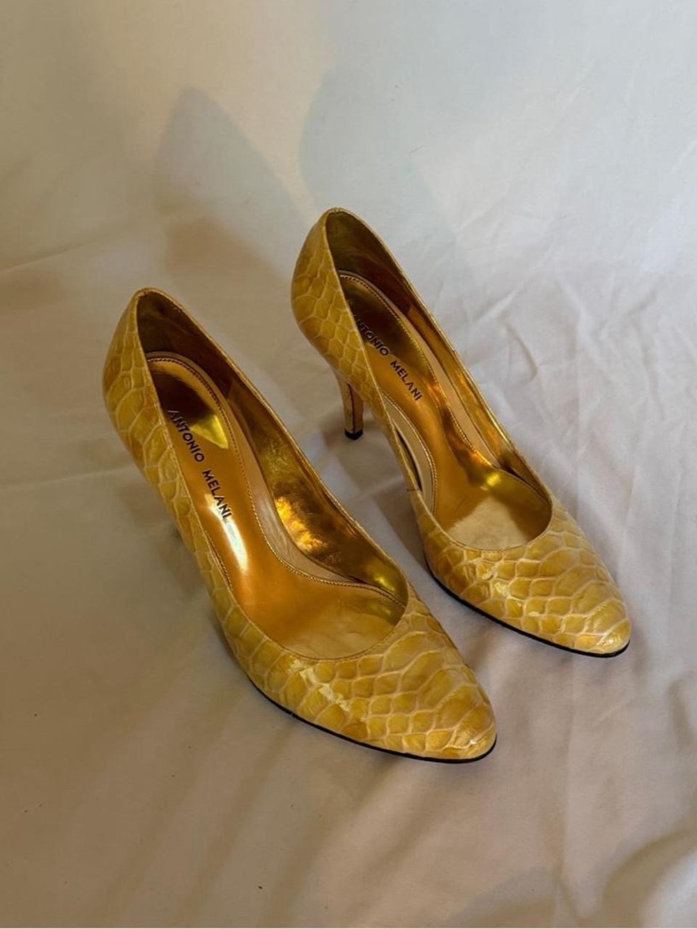 ANTONIO MELANI Yellow Snakeskin-Texture Pointed Pumps